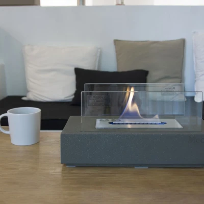 KIRA Bio-Kamin – Kompaktes Tischmodell aus Beton mit Glas KIRA Bioethanol Tischkamin